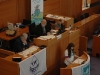 Eva  Seifarth (2C6)lit le mot d'introduction du parlement 2009 devant tous les jeunes, le ministre et les experts