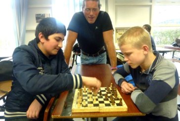 Pour s’initier et jouer aux échecs…